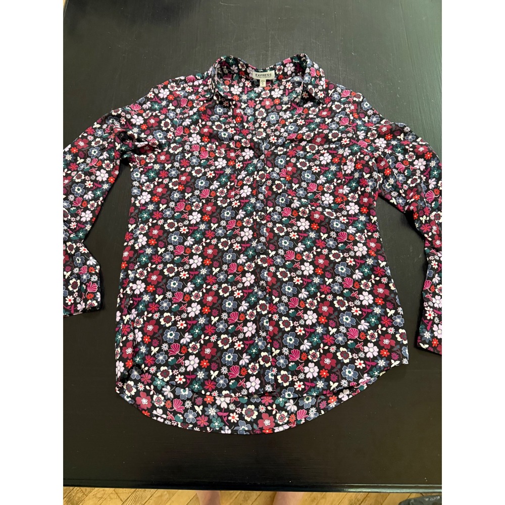 Express The Portofino Shirt Womens Medium Floral Long Sleeve Button Down Blouse